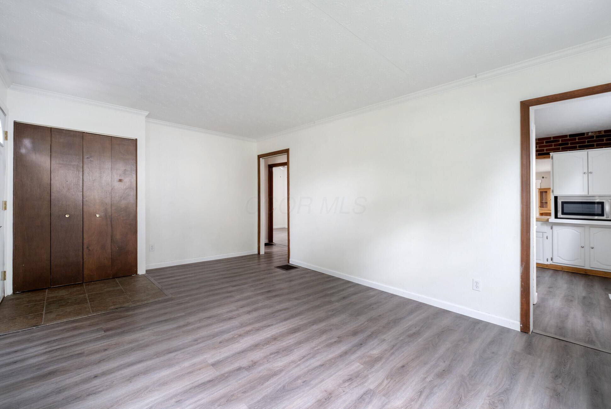 174 Demorest Road Columbus, OH 43204 - Photo 6 of 45 006
