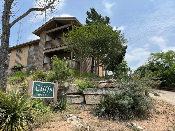 $1,200 | 1713 Hiawatha Drive, Kerrville, TX 78028