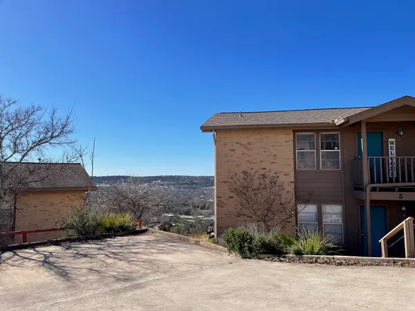 $1,200 | 1713 Hiawatha Drive, Kerrville, TX 78028
