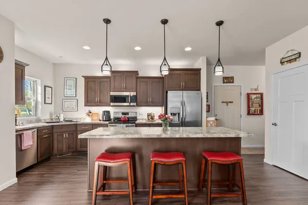 $349,900 | 1210 Cameron Circle, Neenah, WI 54956