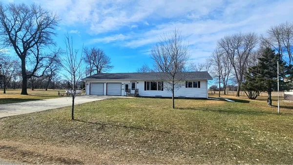 $160,500 | 101 Pacific Avenue, Donnelly, MN 56235