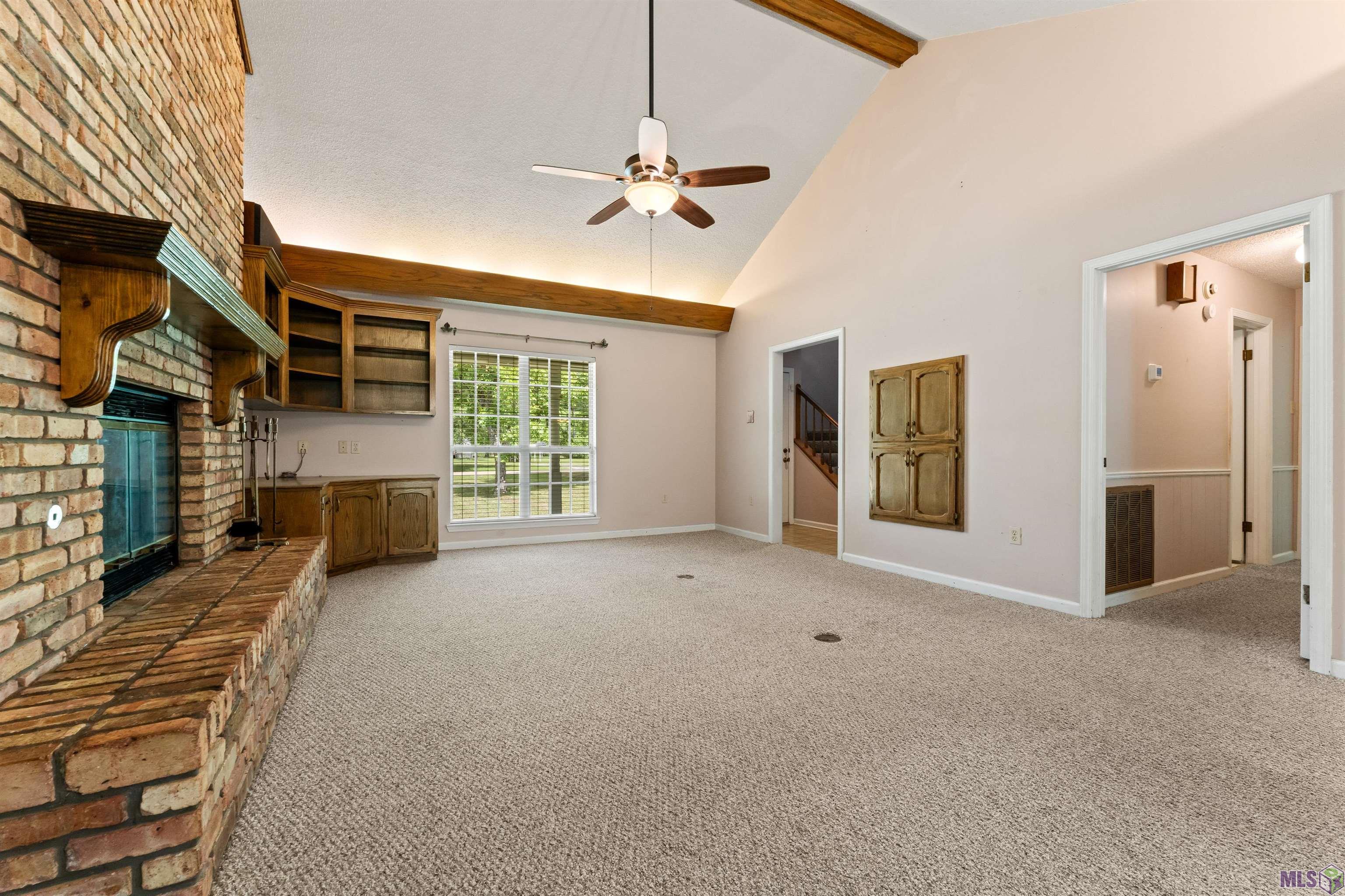 15035 Crystal Drive Pride, LA 70770 - Photo 11 of 25 Living Room