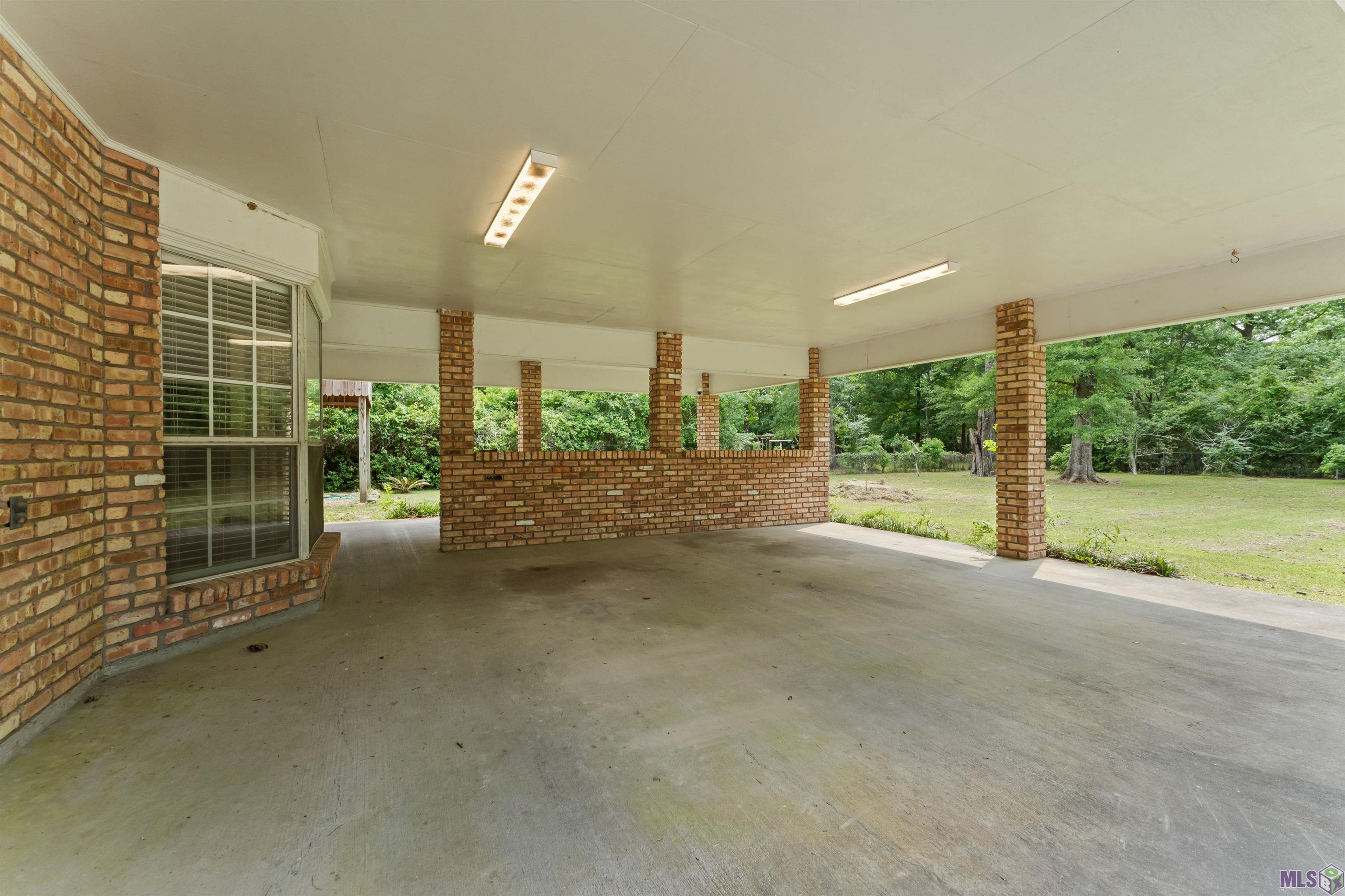 15035 Crystal Drive Pride, LA 70770 - Photo 23 of 25 Carport