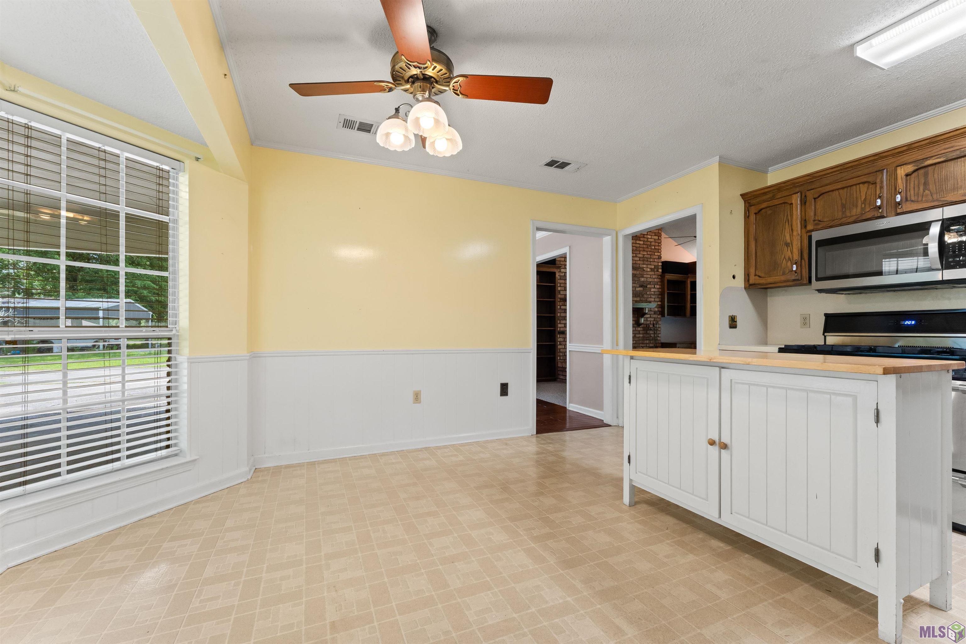 15035 Crystal Drive Pride, LA 70770 - Photo 6 of 25 Kitchen