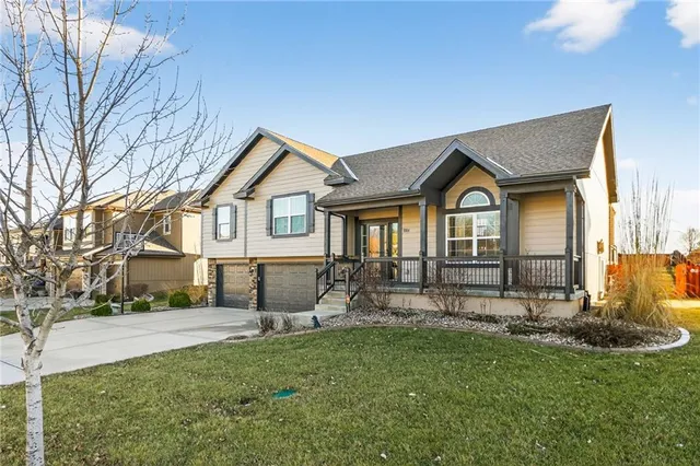 $475,000 | 1004 Southeast Beatty Court, Blue Springs, MO 64014