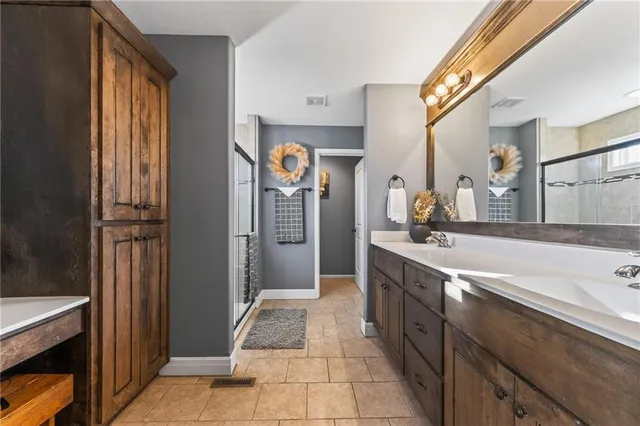 $475,000 | 1004 Southeast Beatty Court, Blue Springs, MO 64014