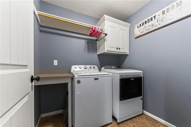 $475,000 | 1004 Southeast Beatty Court, Blue Springs, MO 64014