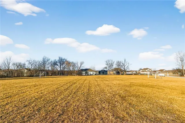 $475,000 | 1004 Southeast Beatty Court, Blue Springs, MO 64014