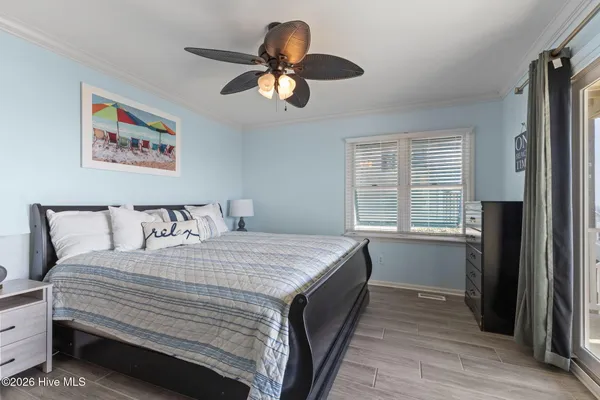 $1,395,000 | 5307 Ocean Drive, Unit EAST, Emerald Isle, NC 28594