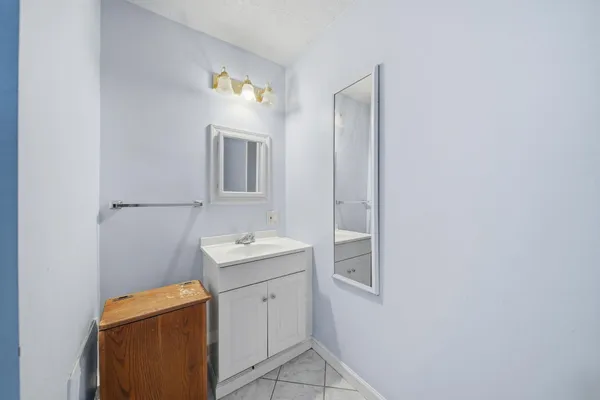 $122,000 | 330 North W Avenue, Jackson, MI 49202