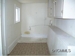 360 Deaverview Road Asheville, NC 28806 - Photo 4 of 7 Gallery Image 4