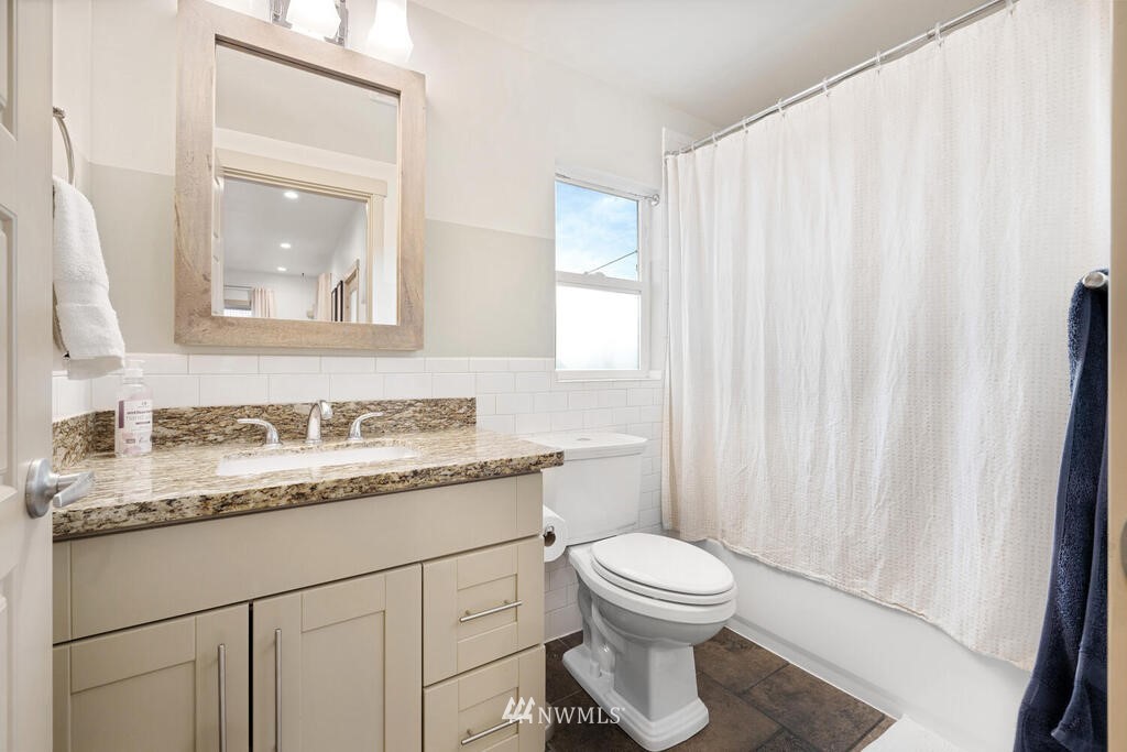 425 Cedar Avenue South Renton, WA 98057 - Photo 15 of 30