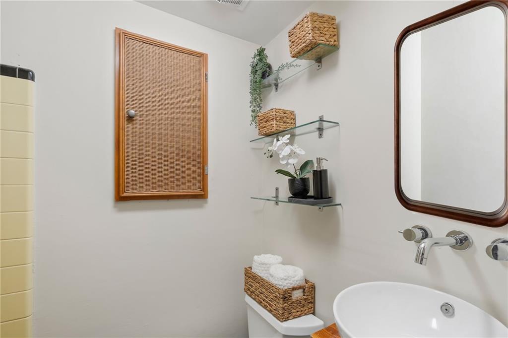 2451 Warwick Circle Northeast Atlanta, GA 30345 - Photo 14 of 29