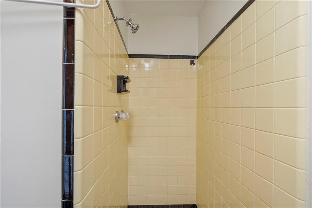 2451 Warwick Circle Northeast Atlanta, GA 30345 - Photo 15 of 29