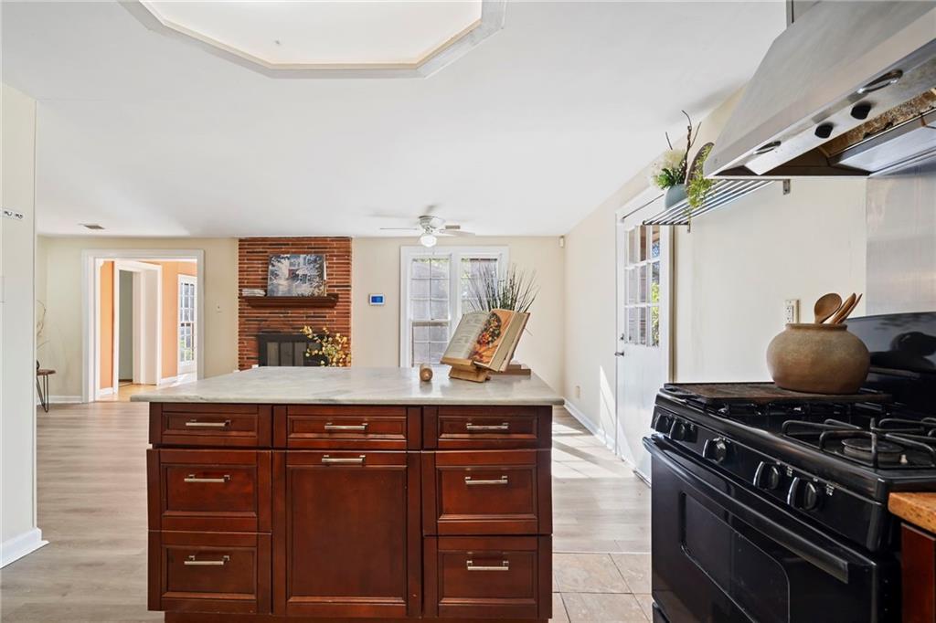 2451 Warwick Circle Northeast Atlanta, GA 30345 - Photo 6 of 29