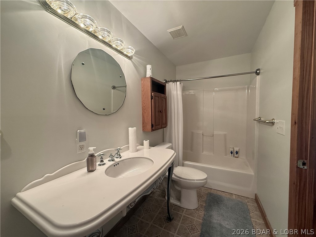 79 Wood River Road Lake Ozark, MO 65049 - Photo 37 of 54