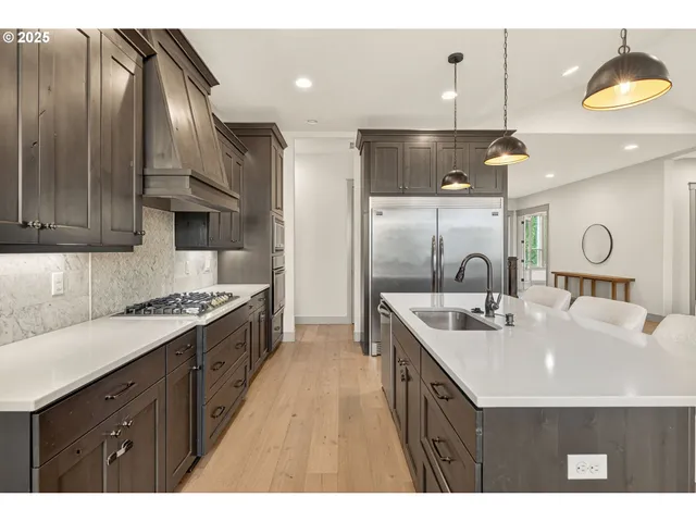 $715,000 | 101 West 15th Circle, La Center, WA 98629