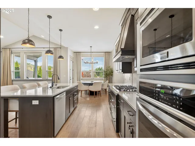 $715,000 | 101 West 15th Circle, La Center, WA 98629