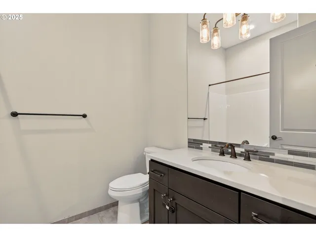 $715,000 | 101 West 15th Circle, La Center, WA 98629