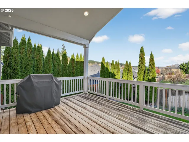 $715,000 | 101 West 15th Circle, La Center, WA 98629