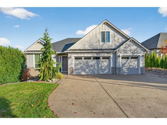 $715,000 | 101 West 15th Circle, La Center, WA 98629
