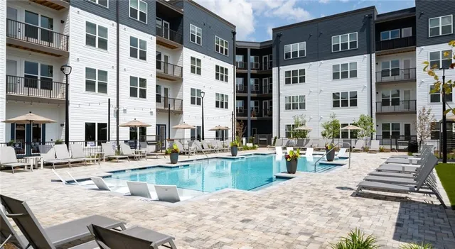 $1,815 | 1000 Rea Drive Southwest, Unit 1418, Gainesville, GA 30501