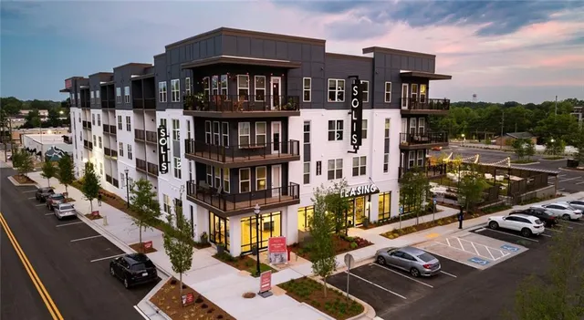 $1,815 | 1000 Rea Drive Southwest, Unit 1418, Gainesville, GA 30501