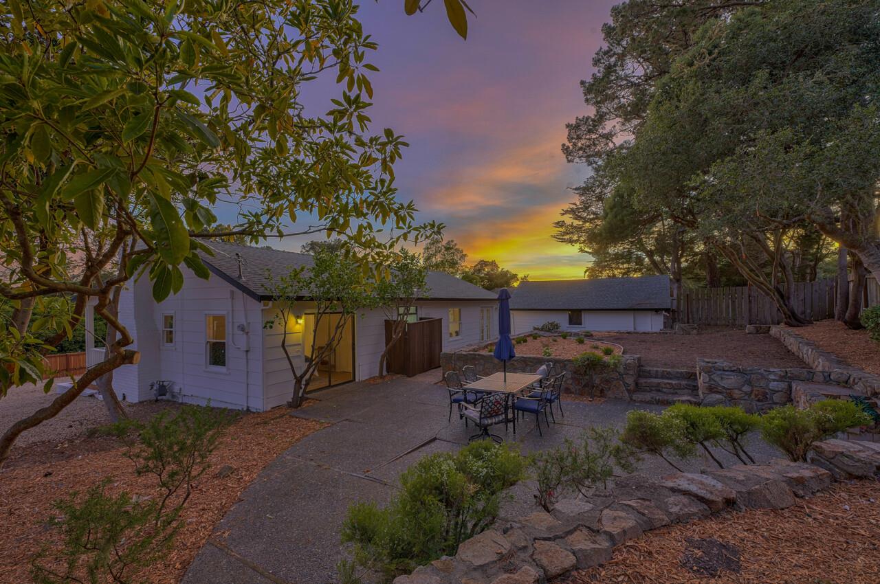 24965 Hatton Road Carmel, CA 93923 - Photo 6 of 41 Gallery Image 6