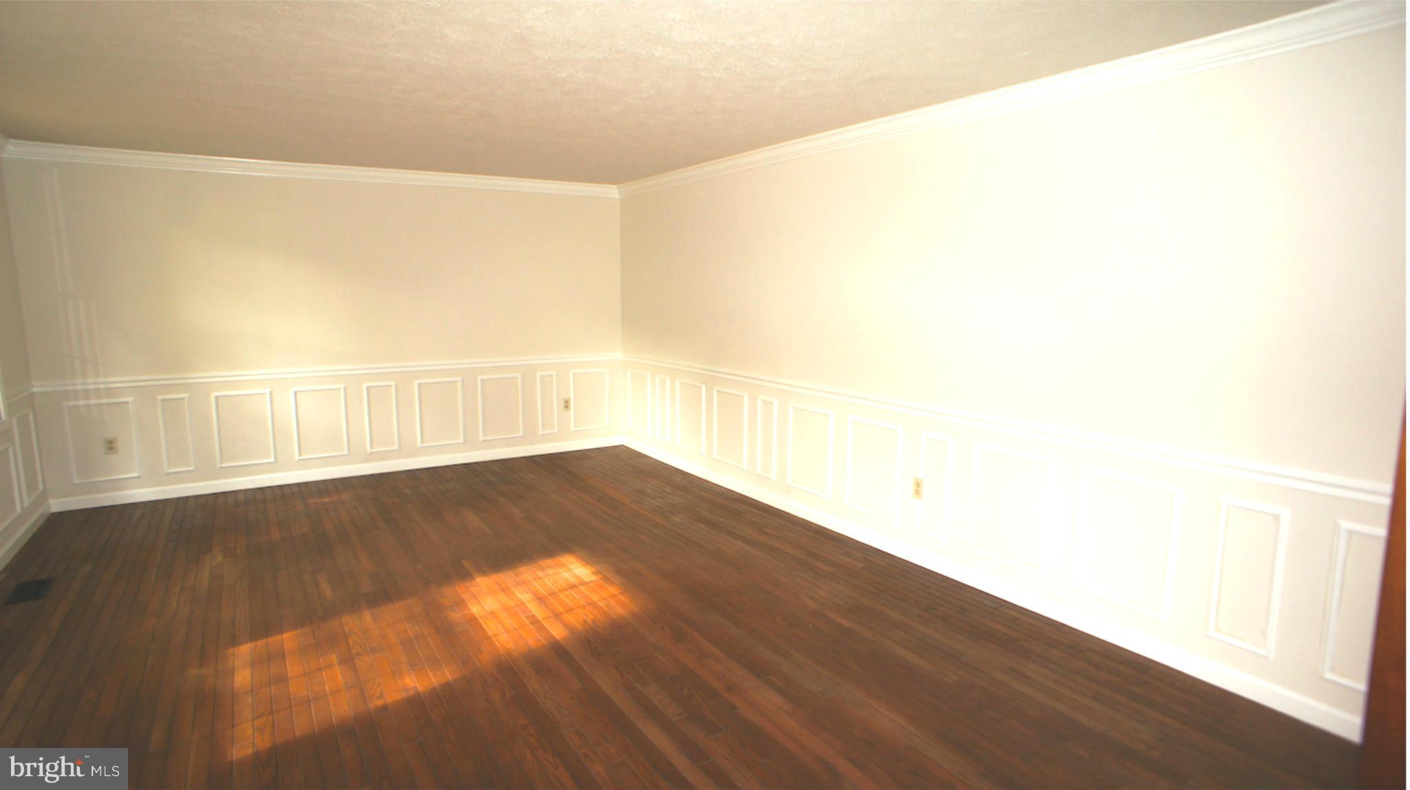 20800 Bell Bluff Road Gaithersburg, MD 20882 - Photo 10 of 15 Family Room
