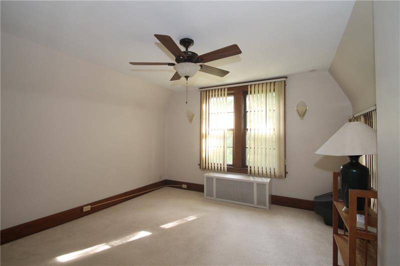 217 Woodside Road Pittsburgh, PA 15221 - Photo 18 of 24 Gallery Image 18