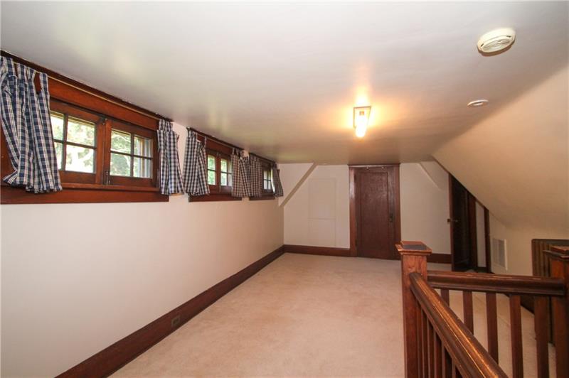 217 Woodside Road Pittsburgh, PA 15221 - Photo 19 of 24 Gallery Image 19