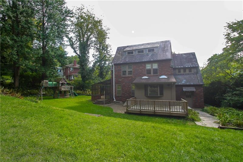 217 Woodside Road Pittsburgh, PA 15221 - Photo 23 of 24 Gallery Image 23