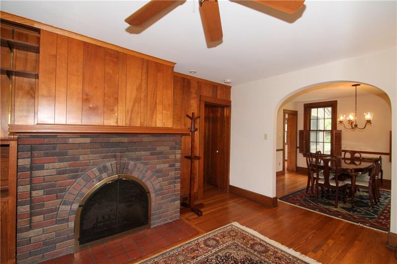 217 Woodside Road Pittsburgh, PA 15221 - Photo 9 of 24 Gallery Image 9