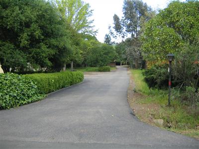 522 Jackson Drive Santa Rosa, CA 95409 - Photo 1 of 7 Private driveway to lot.