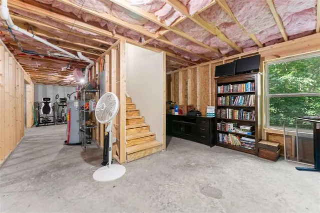 a view of a livingroom with furniture