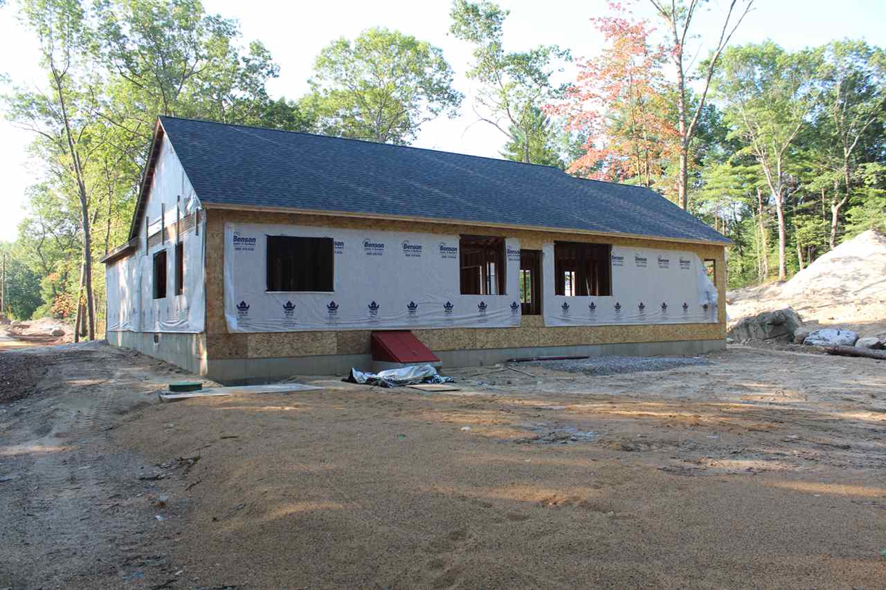 956 Smyth Road Manchester, NH 03104 - Photo 3 of 13