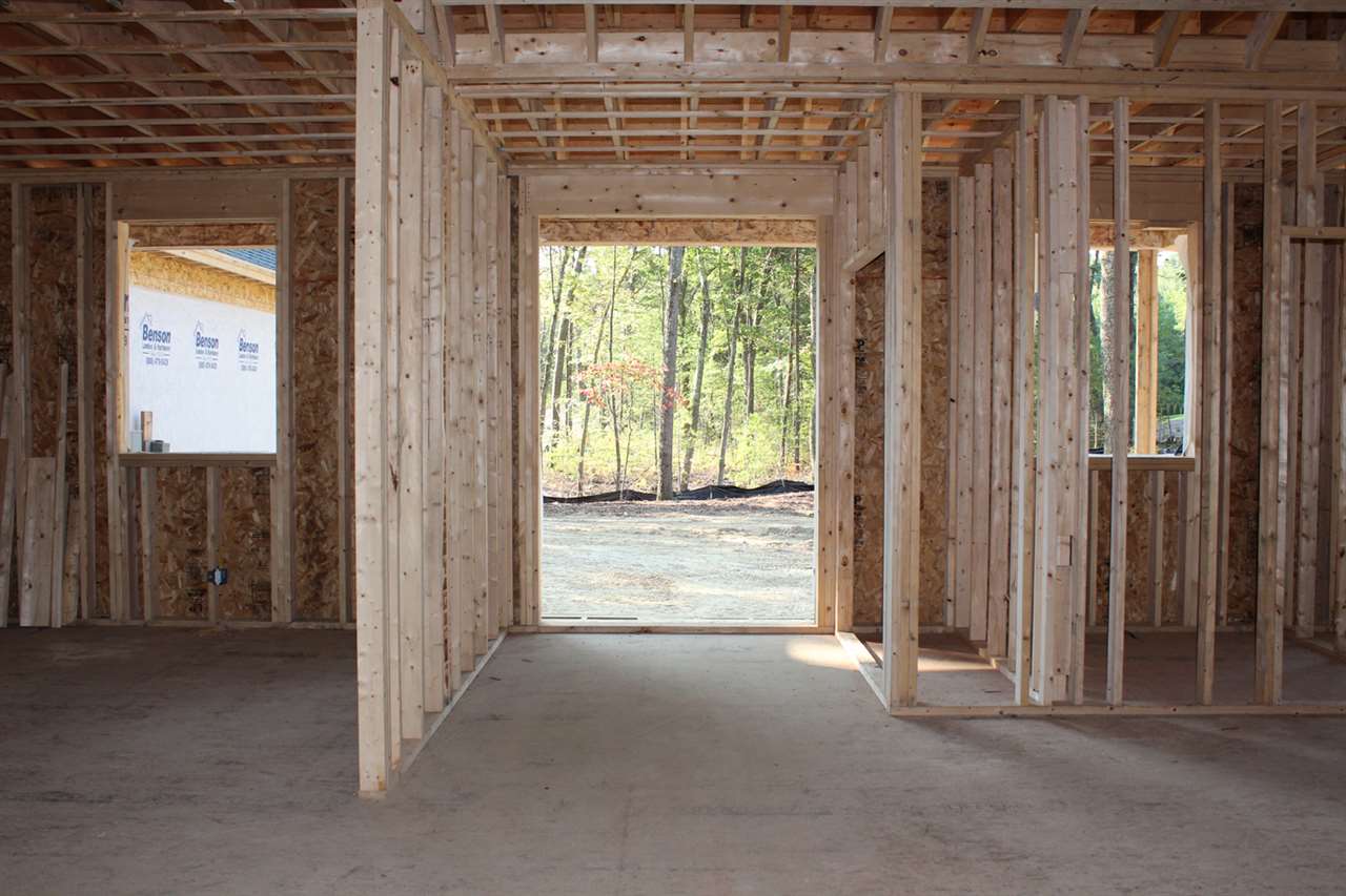 956 Smyth Road Manchester, NH 03104 - Photo 6 of 13