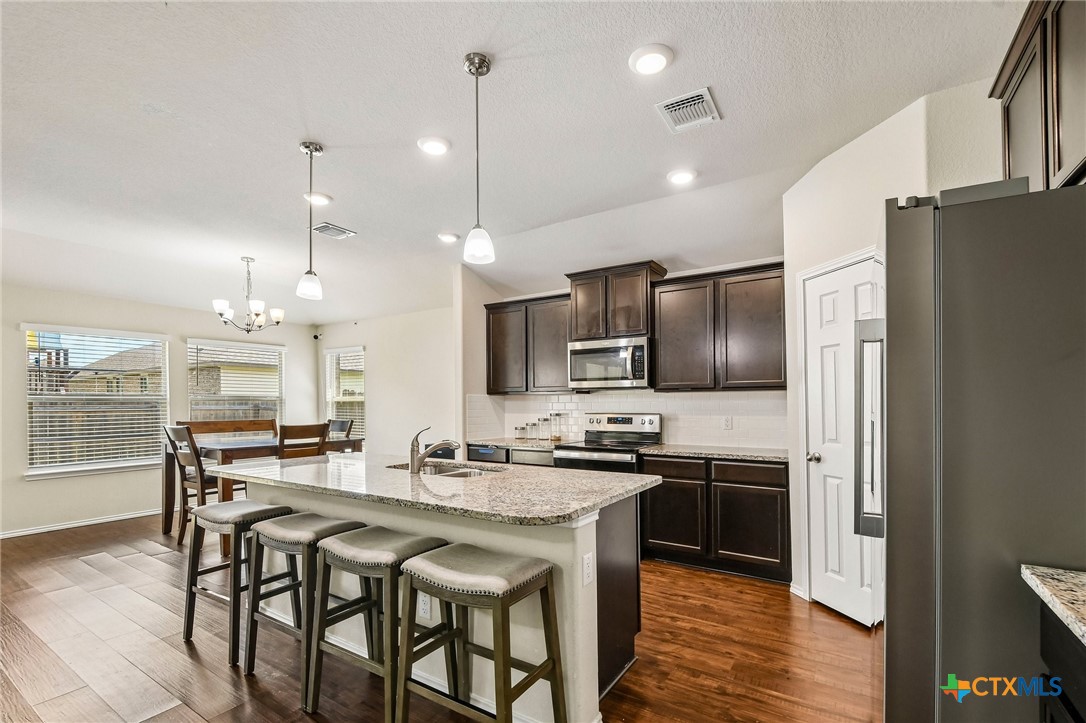 204 Bainbridge Road Temple, TX 76502 - Photo 19 of 43 Kitchen