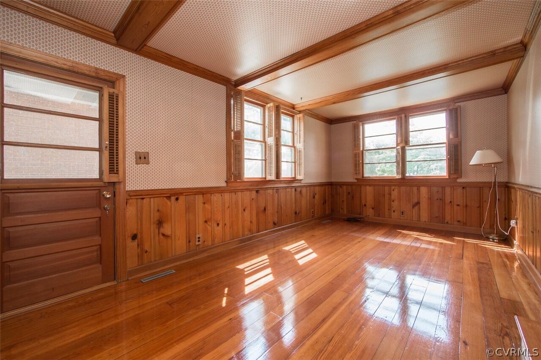 815 Northampton Road Petersburg, VA 23805 - Photo 5 of 20 Spacious den with custom built shutters inside for