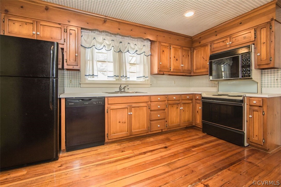 815 Northampton Road Petersburg, VA 23805 - Photo 7 of 20 Plenty of storage in this kitchen! Lots of room t