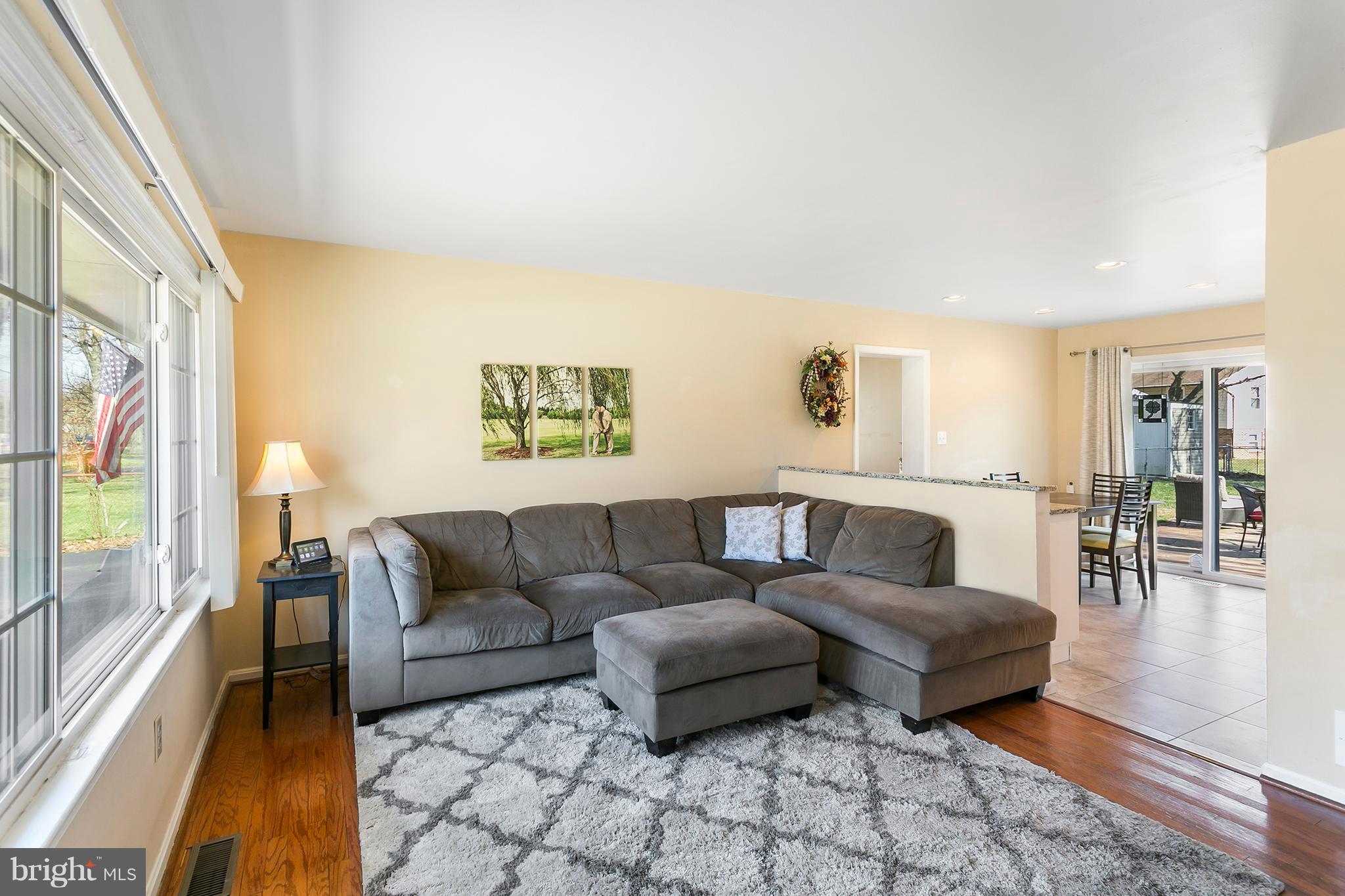 8235 Frye Road Alexandria, VA 22309 - Photo 7 of 26 Living Room