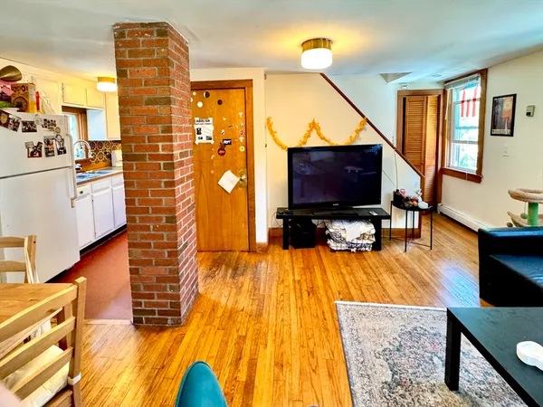 $5,150 | 2 Inman Place, Unit 2, Cambridge, MA 02139