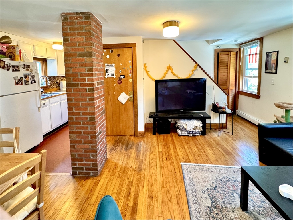 2 Inman Place, Unit 2 Cambridge, MA 02139 - Photo 4 of 30