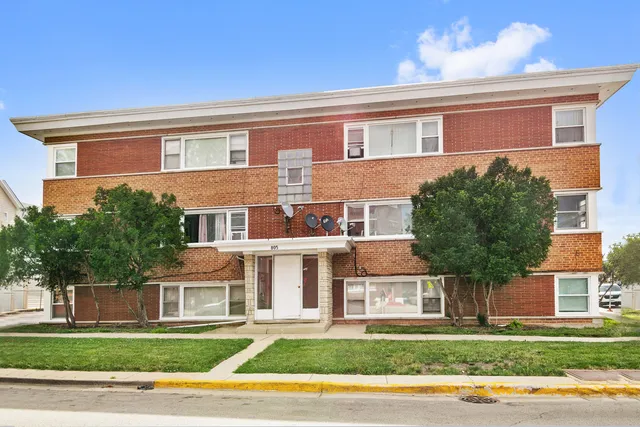 $1,450 | 805 North 22nd Avenue, Unit 1, Melrose Park, IL 60160