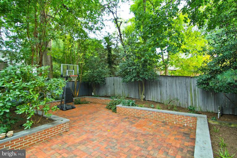 5606 Midwood Road Bethesda, MD 20814 - Photo 11 of 23 Exterior (Rear)