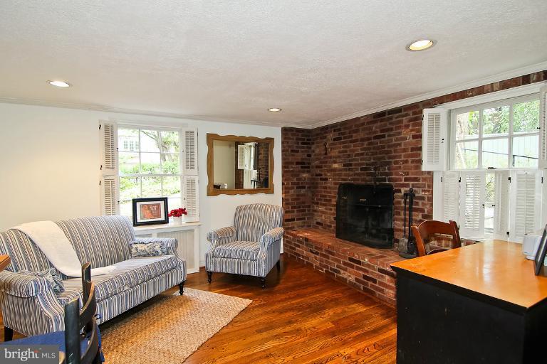 5606 Midwood Road Bethesda, MD 20814 - Photo 12 of 23 Family Room