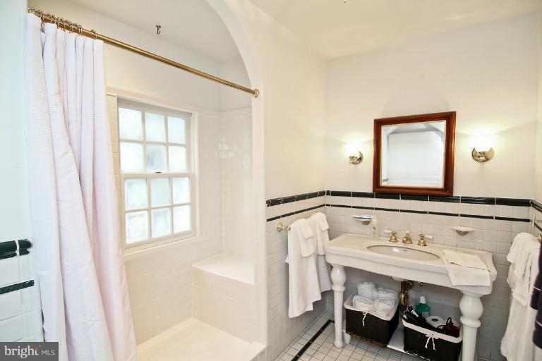 5606 Midwood Road Bethesda, MD 20814 - Photo 17 of 23 Bath (Master)