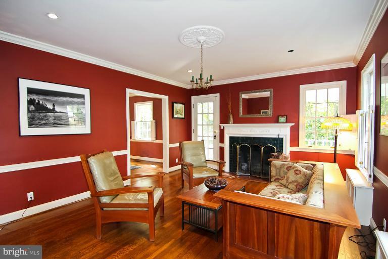 5606 Midwood Road Bethesda, MD 20814 - Photo 18 of 23 Living Room