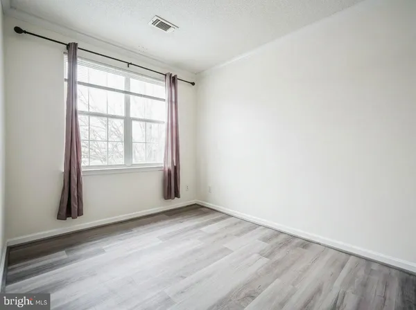 $2,200 | 20281 Beechwood Terrace, Unit 302, Ashburn, VA 20147