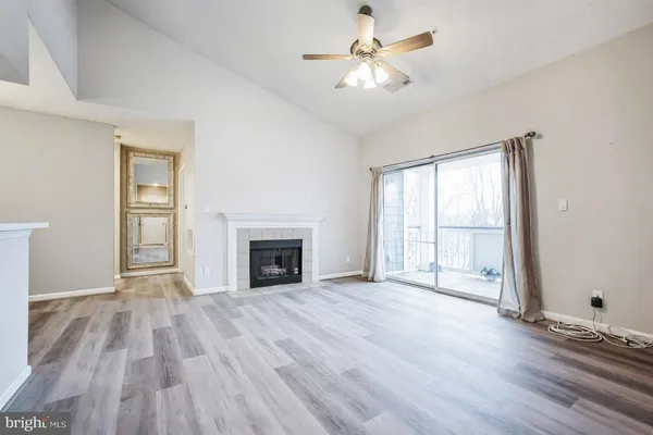 $2,200 | 20281 Beechwood Terrace, Unit 302, Ashburn, VA 20147